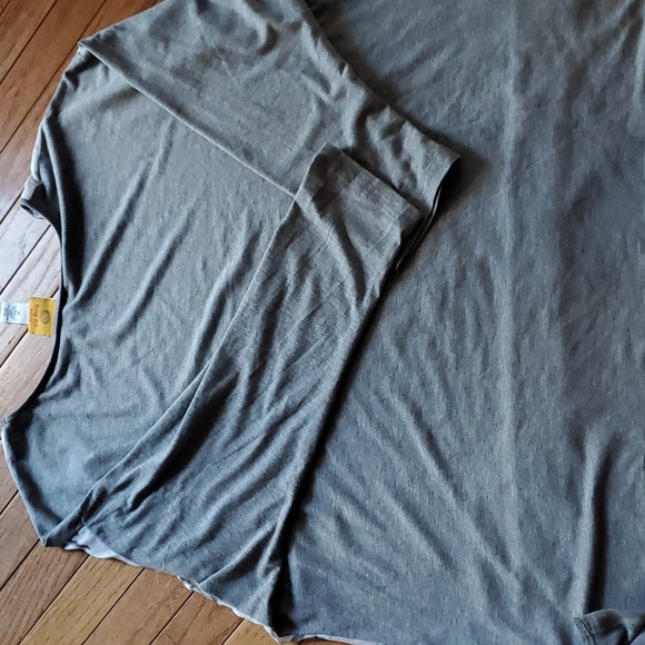 Rudy Rd Top - Picture 4 of 4